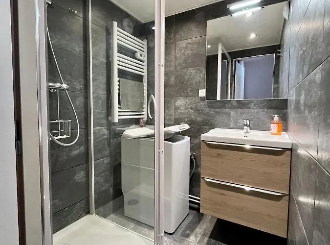 4 Pers La Roche Blanche *